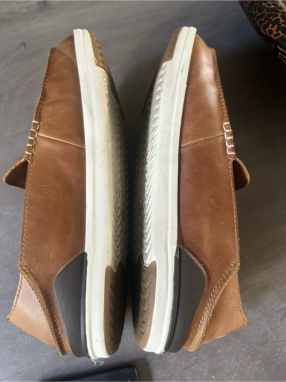 OLUKAI Men’s ‘Kakaha’ Convertible Leather Slip-On Loafers Sz 10.5 - Picture 9 of 14